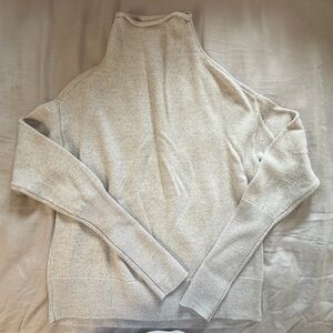 Wilfred Light Knit Turtleneck 100% merino wool